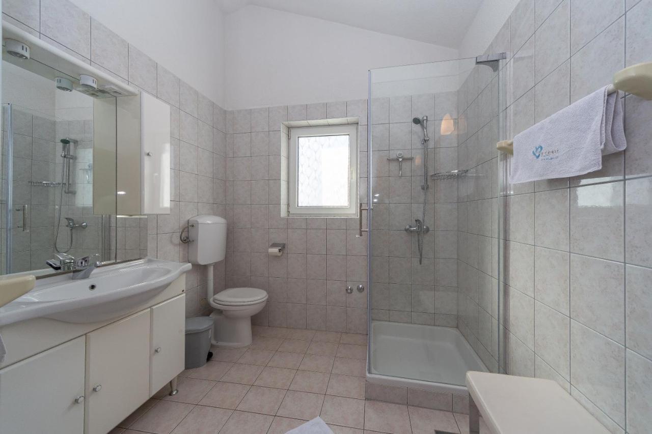 Apartments Dalmata Biograd Na Moru Exterior photo