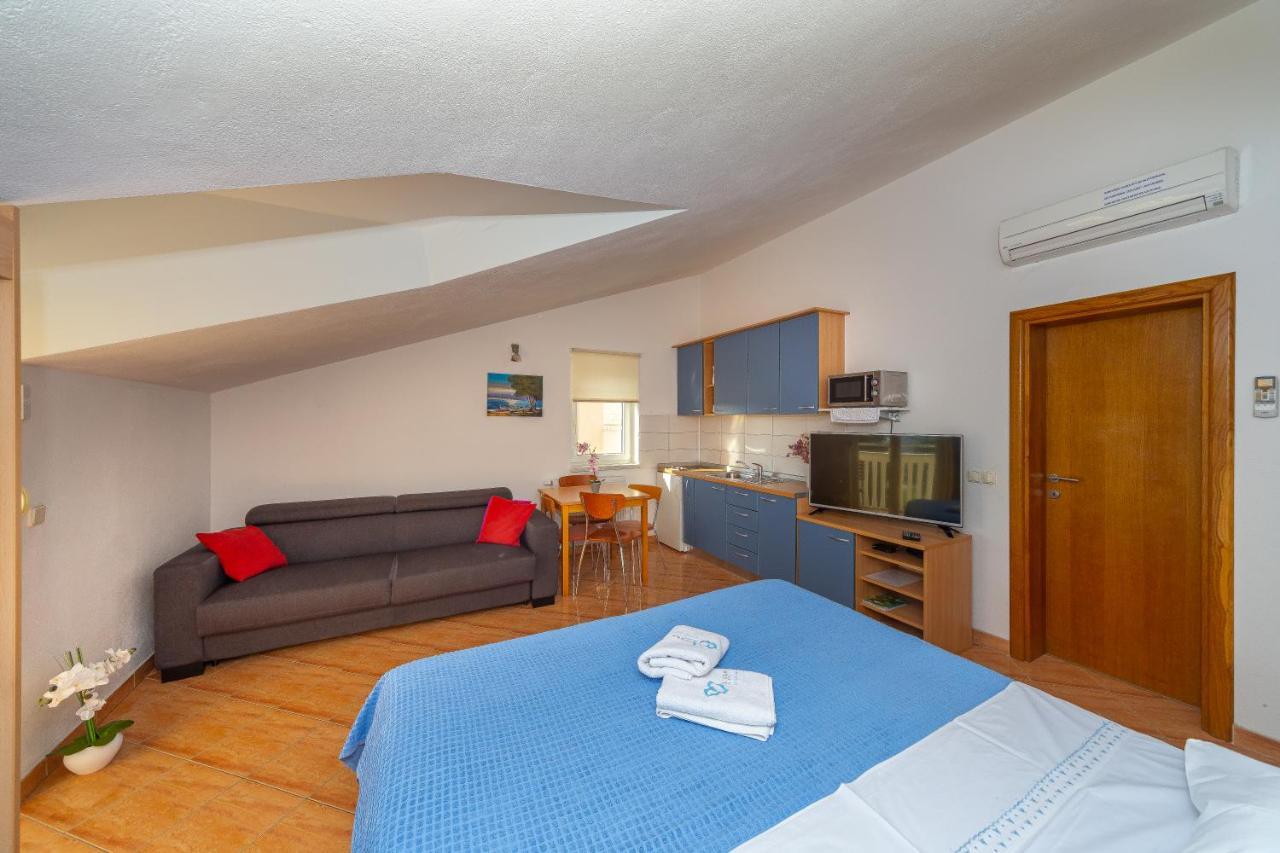 Apartments Dalmata Biograd Na Moru Exterior photo