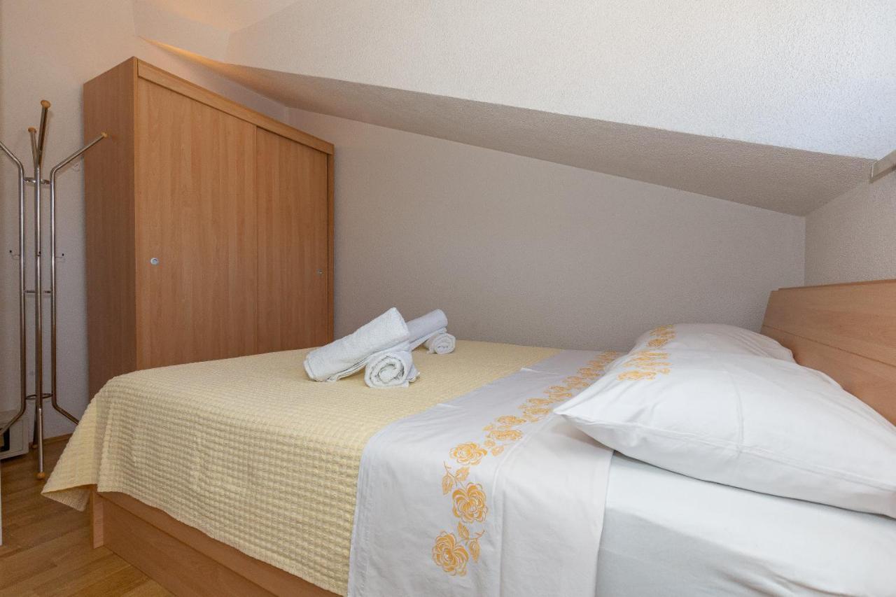 Apartments Dalmata Biograd Na Moru Exterior photo