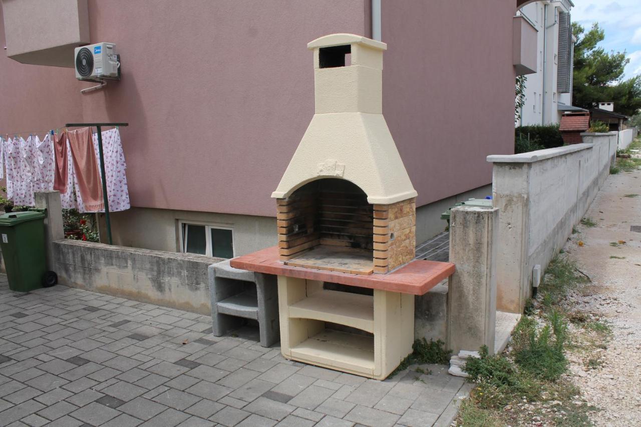 Apartments Dalmata Biograd Na Moru Exterior photo